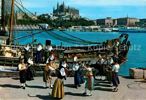 AK / Ansichtskarte Mallorca Hafen Volkstanzgruppe Kat. Spanien