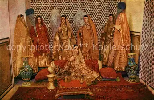 AK / Ansichtskarte Jaipur Rani Ka Mahal Display of medieval costumes of the Jaipur Royal Family Kat. Jaipur