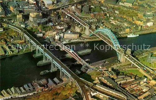 AK / Ansichtskarte Newcastle upon Tyne Fliegeraufnahme Brueckenpartie Kat. Newcastle upon Tyne
