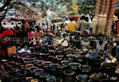 AK / Ansichtskarte Abidjan Marche de Poteries Kat. Abidjan