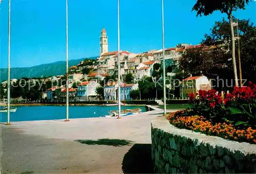 AK / Ansichtskarte Novi Vinodolski Uferstrasse am Hafen Blick zur Kirche Kat. Hrvatska