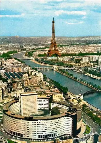 AK / Ansichtskarte Paris La Maison de la Radio La Seine et la Tour Eiffel Kat. Paris