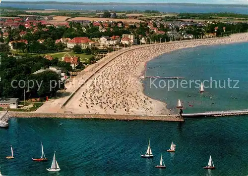 AK / Ansichtskarte Travemuende Ostseebad Fliegeraufnahme mit Strand Kat. Luebeck