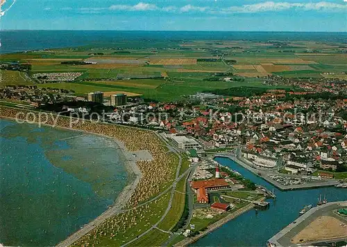 AK / Ansichtskarte Buesum Nordseebad Fliegeraufnahme mit Korbstrand  Kat. Buesum