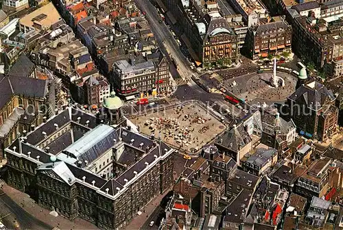 AK / Ansichtskarte Amsterdam Niederlande Fliegeraufnahme Dam met het Koninklijk Paleis en het Nationale Monument Kat. Amsterdam
