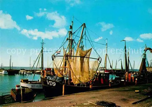 AK / Ansichtskarte Volendam Hafen Boot Kat. Niederlande
