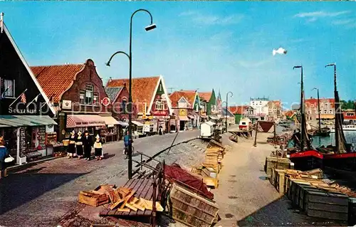 AK / Ansichtskarte Volendam Ladengeschaefte am Hafen Kat. Niederlande