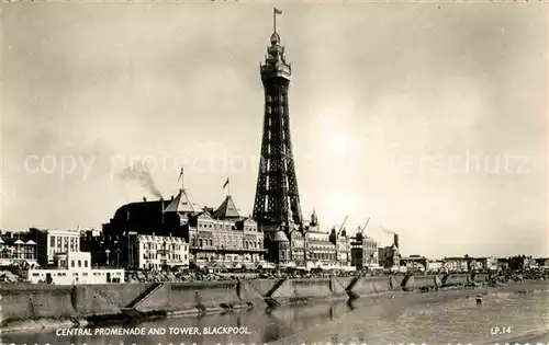 AK / Ansichtskarte Blackpool Central Promenade and Tower Kat. Blackpool