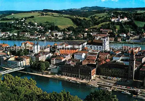 AK / Ansichtskarte Passau Dreifluessestadt Blick vom Oberhaus auf die Altstadt Donau Inn Kat. Passau