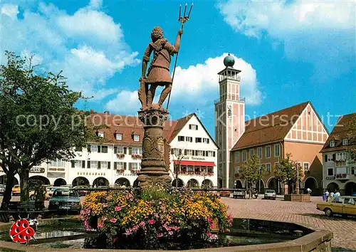AK / Ansichtskarte Freudenstadt Marktplatz Neptunbrunnen Heilklimatischer Kurort Schwarzwald Kat. Freudenstadt
