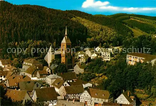 AK / Ansichtskarte Kirchhundem Ortsansicht mit Kirche Kat. Kirchhundem Hochsauerland