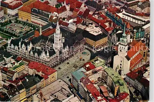 AK / Ansichtskarte Muenchen Marienplatz und Rathaus Kat. Muenchen