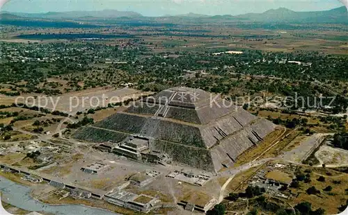 AK / Ansichtskarte Teotihuacan Fliegeraufnahme Archaeological Zone Kat. San Juan Teotihuacan Mexiko