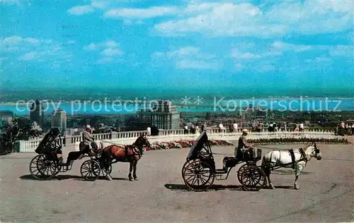 AK / Ansichtskarte Montreal Quebec Old French Horsedrawn Carriages on Mount Royal Kat. Montreal