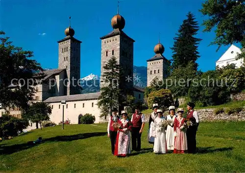 AK / Ansichtskarte Brig Stockalperschloss Trachten Kat. Brig