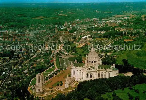 AK / Ansichtskarte Lisieux Vue aerienne de la Basiliqueet de la Ville Kat. Lisieux