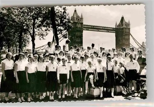 AK / Ansichtskarte London Remscheider Kinderchor Tower Bridge Kat. City of London