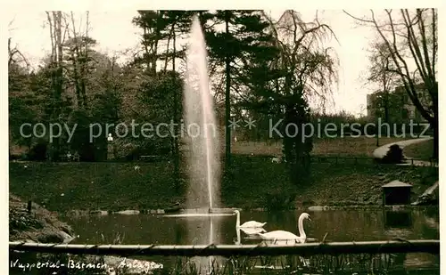 AK / Ansichtskarte Barmen Wuppertal Parkanlage Teich Fontaene Schwaene Kat. Wuppertal