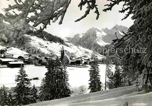 AK / Ansichtskarte Klosters GR Winterpanorama mit Silvrettagruppe Kat. Klosters