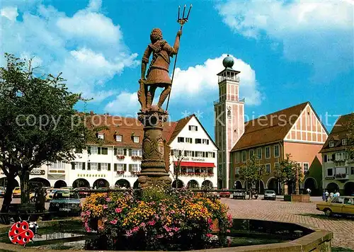 AK / Ansichtskarte Freudenstadt Marktplatz Neptunbrunnen Heilklimatischer Kurort im Schwarzwald Kat. Freudenstadt