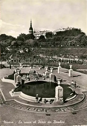 AK / Ansichtskarte Novara Brunnen im Park der Kinder Kat. Novara