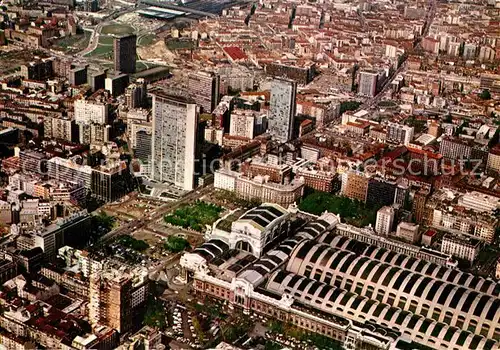 AK / Ansichtskarte Milano Fliegeraufnahme mit Hauptbahnhof  Kat. Italien