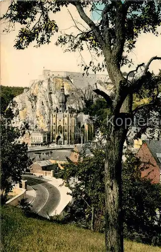 AK / Ansichtskarte Dinant Wallonie Ansicht mit Kathedrale und Festung Kat. Dinant