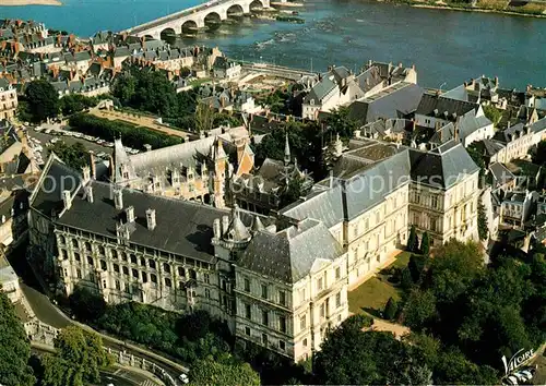 AK / Ansichtskarte Blois Loir et Cher Le Chateau Vue aerienne Kat. Blois