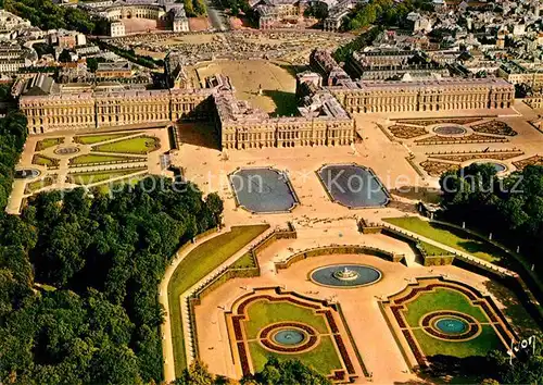 AK / Ansichtskarte Versailles Yvelines Fliegeraufnahme von Schloss und Parkanlagen Kat. Versailles