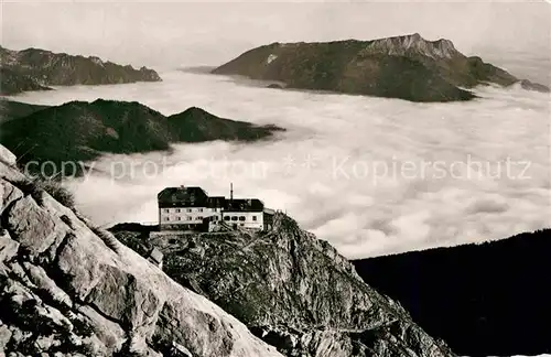 AK / Ansichtskarte Watzmannhaus mit Untersberg ueber dem Nebelmeer Kat. Berchtesgaden