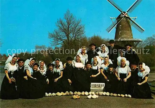 AK / Ansichtskarte Middelburg Zeeland Folkloregoep Medioburgum Windmuehle Kat. Middelburg