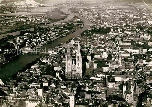 AK / Ansichtskarte Regensburg Fliegeraufnahme mit Donau Kat. Regensburg