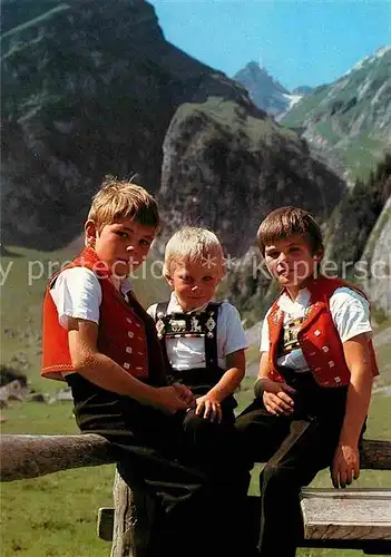 AK / Ansichtskarte Seealpe Kinder in Tracht Kat. Vordere Seealpe Nebelhorn