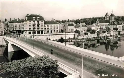 AK / Ansichtskarte Melun Seine et Marne Sur le pont du General Leclerc Rue Saint Etienne Eglise Notre Dame Kat. Melun