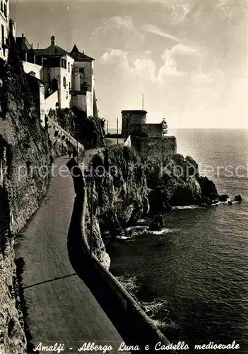 AK / Ansichtskarte Amalfi Albergo Luna e Castello medioevale Kat. Amalfi