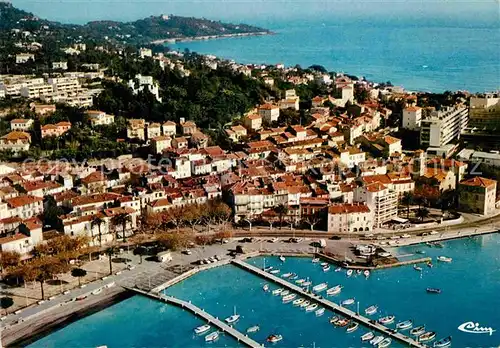 AK / Ansichtskarte Sainte Maxime sur Mer Var Vue aerienne sur le Port et le Cap Sardinau Kat. Sainte Maxime