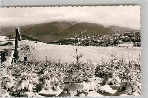 AK / Ansichtskarte Winterberg Hochsauerland Winterpanorama mit neuer St Georg Sprungschanze Skispringen Kat. Winterberg