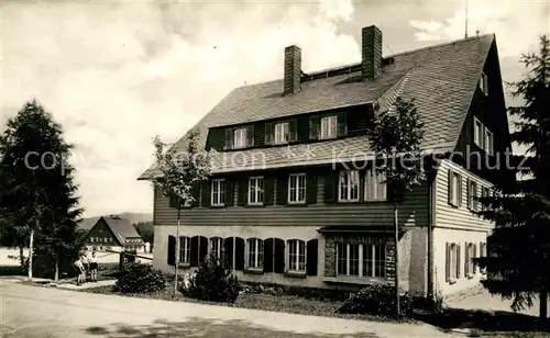 AK / Ansichtskarte Carlsfeld Erzgebirge FDGB Ferienheim Carlsfeld Hauptgebaeude Wiesenhaus Kat. Eibenstock