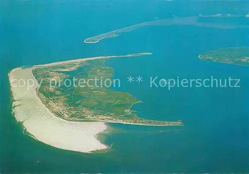 AK / Ansichtskarte Insel Amrum Nordseeinsel im Hintergrund Insel Sylt Insel Foehr Luftaufnahme aus 3500 m Hoehe