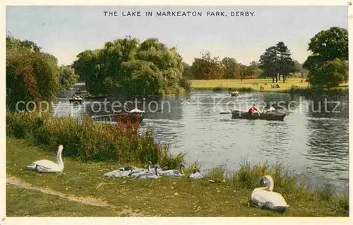 AK / Ansichtskarte Derby Derbyshire Lake in Markeaton Park Schwaene Boote