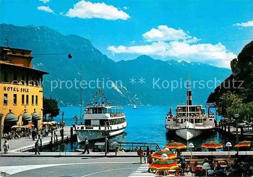 AK / Ansichtskarte Riva del Garda Faehren im Hafen Gardasee Hotel Sole Kat. 