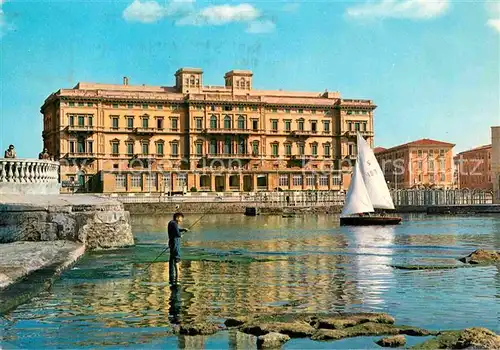 AK / Ansichtskarte Livorno Hotel Palazzo Angler Segelboot Kat. Livorno