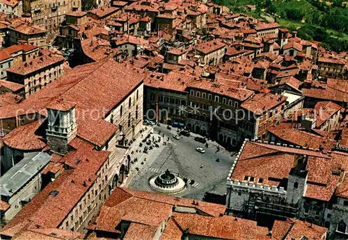 AK / Ansichtskarte Perugia Umbria Cattedrale e Fontana Maggiore con panoramica vista dall aereo Kat. Perugia