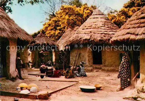 AK / Ansichtskarte Typen Afrika Village Africain 