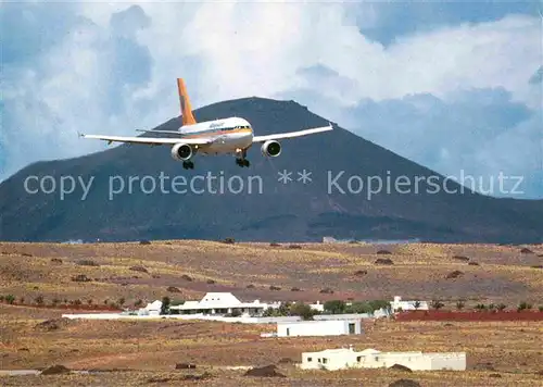 AK / Ansichtskarte Flugzeuge Zivil Hapag Lloyd Airbus A310 Kat. Airplanes Avions