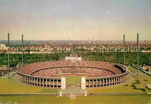 AK / Ansichtskarte Stadion Berlin Olympiastadion  Kat. Sport