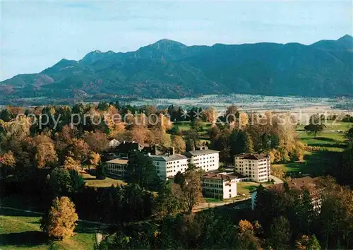 AK / Ansichtskarte Murnau Staffelsee Klinik Hochried fuer Kinder und Jugendliche Alpenpanorama Fliegeraufnahme