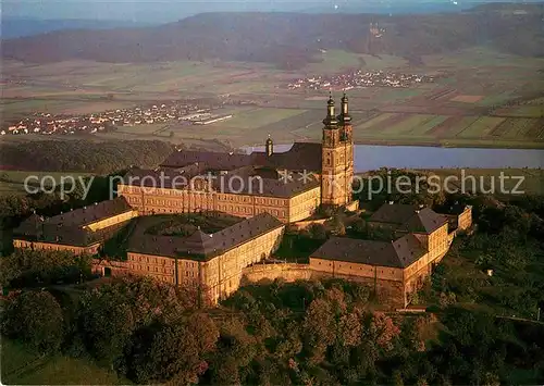 AK / Ansichtskarte Kloster Banz mit Vierzehnheiligen im Hintergrund Fliegeraufnahme Kat. Bad Staffelstein
