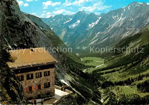 AK / Ansichtskarte Karwendelhaus Schutzhaus Fernsicht Alpenpanorama Kat. Karwendel Scharnitz