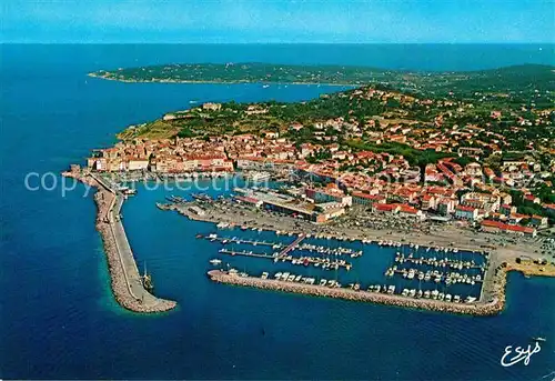 AK / Ansichtskarte Saint Tropez Var Vue aerienne sur le port Baie des Canoubiers Cap St Pierre Cote d Azur Kat. Saint Tropez